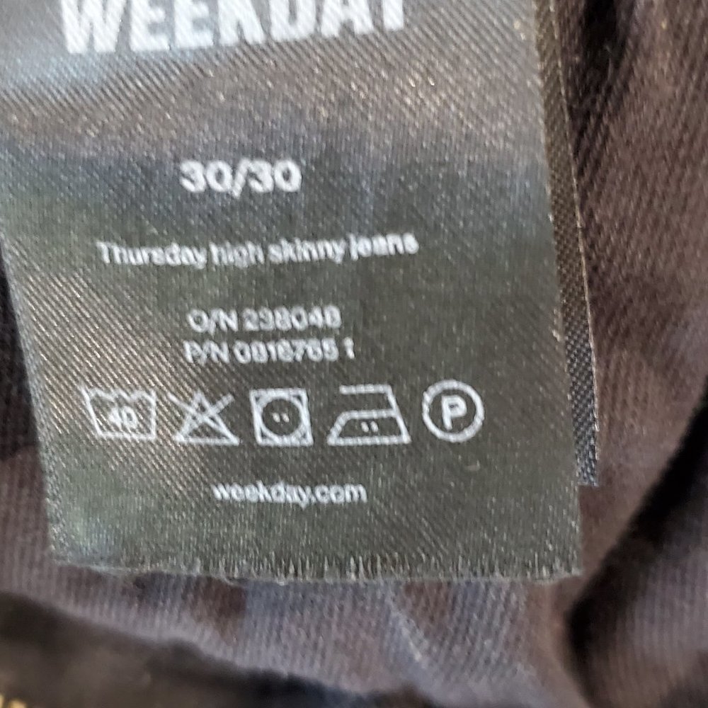 Weekday Jeans - Picture 2 of 3